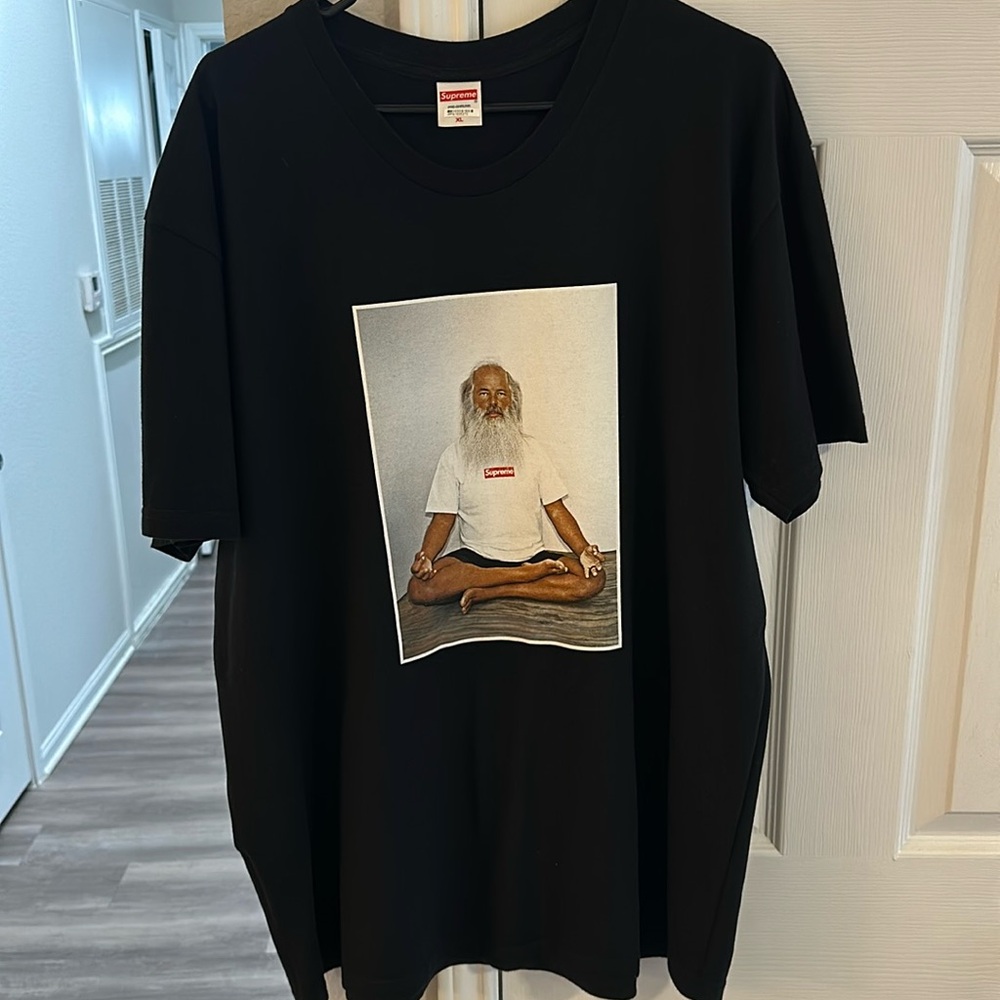 Supreme tee